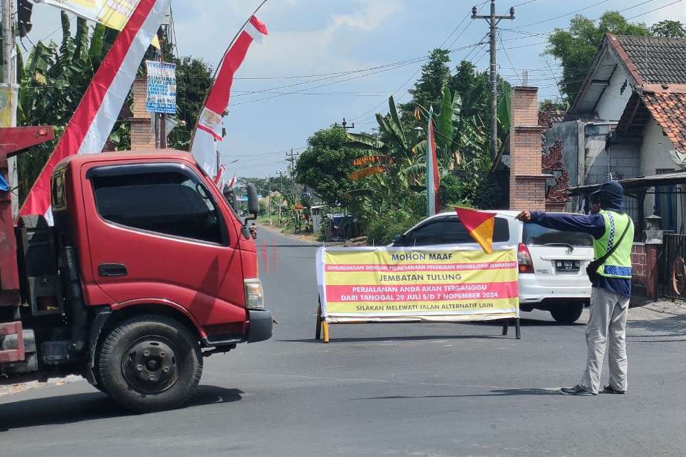 Jembatan Tulung Diperbaiki, Jalan Alternatif Sleman-Prambanan Klaten Ditutup Sementara