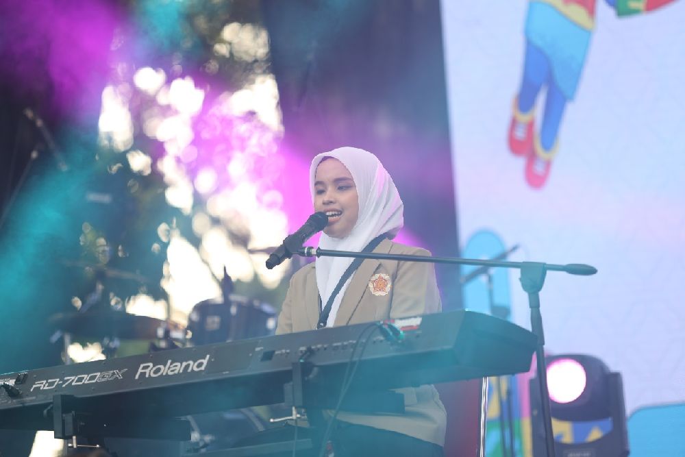 Putri Ariani Persembahkan Dua Lagu di PIONIR Gadjah Mada 2024 Muda