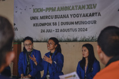 KKN UMBY XLV Sosialisasikan Pembuatan Pestisida Nabati Serai