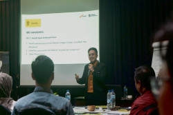 Fridolin Belnovando Sukseskan Leadership dan Communication Training pada Program BEECOME di PT Tuah Turangga Agung