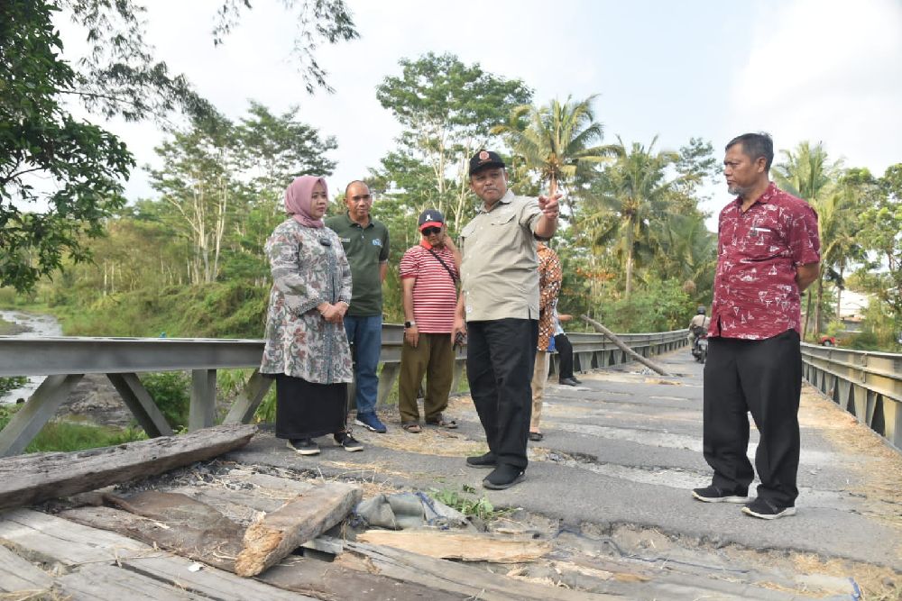 Jembatan Pandasan Penghubung Pakem-Cangkringan Rusak, Kustini Janji Segera Perbaiki