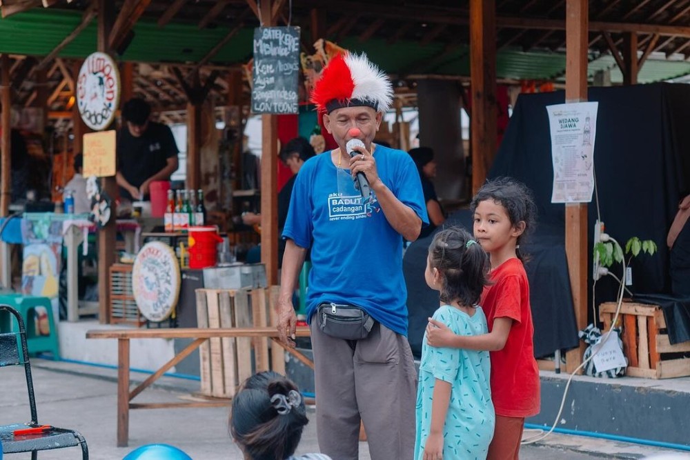 Tedjo Badut Seniman Serba Bisa: Susupi Etika Moral hingga Kearifan Lokal Saat Menghibur Anak