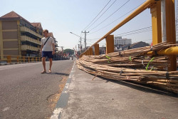 Pedagang Bendera Musiman Diminta Menghormati Hak Pejalan Kaki