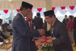 Lima Ratus Lebih ASN di DIY Menerima Anugerah Satyalancana Karya Satya