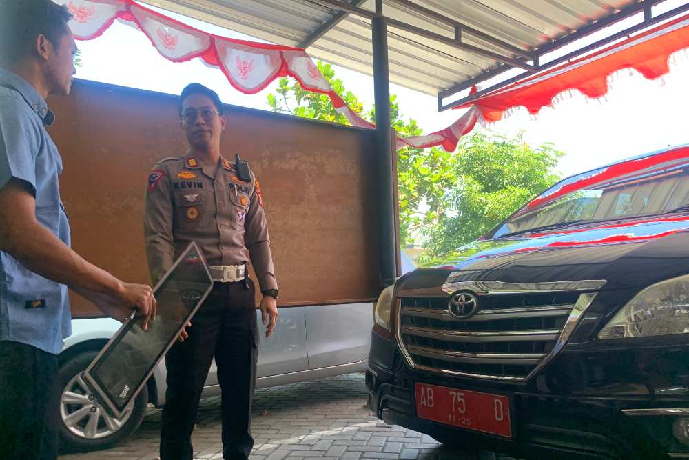 Disidak Polisi, Nopol 2 Mobil Dinas di Gunungkidul Ditutupi Mika Hitam