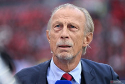 Pelatih Legendaris VfB Stuttgart Christoph Daum Meninggal Dunia