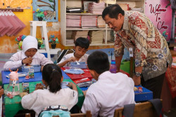 Atasi Kemiskinan, Pj Gubernur Jateng  Galakkan Bantuan Makanan Bergizi