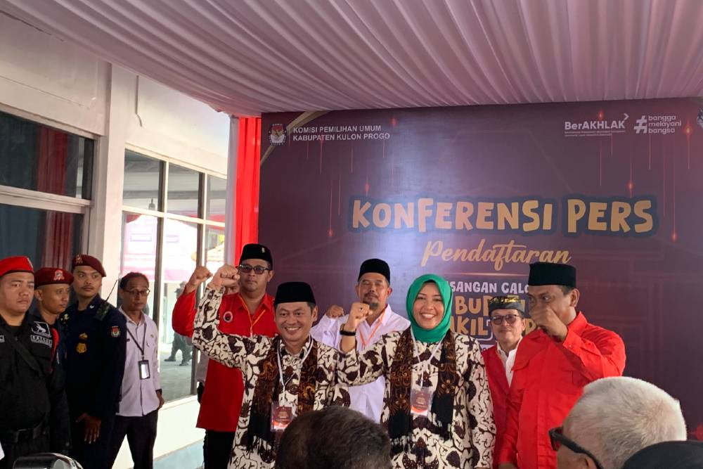 Berbatik Wahyu Tumurun Novida-Rini Daftar Pilkada Kulonprogo, Investasi Jadi Janji Programnya