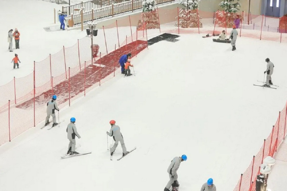 Resor Ski Indoor Terbesar di Dunia di Shanghai China, Berukuran 350 Ribu Meter Persegi