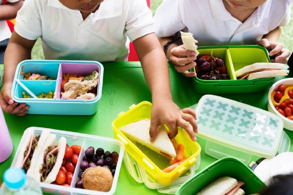 Tips Menyediakan Snack Sehat Bekal Anak ke Sekolah