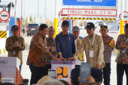 Resmikan Jalan Tol Jogja Solo Segmen Kartasura-Klaten, Jokowi: Baru Menghabiskan Dana Rp5,6 Triliun