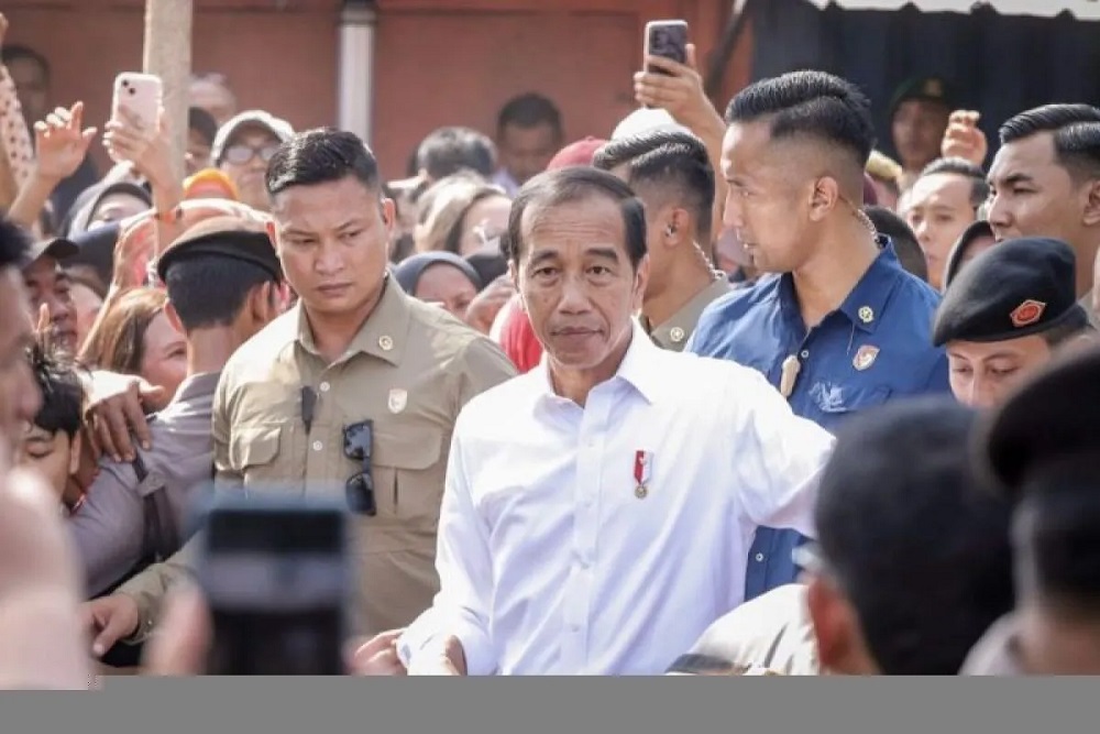 Jokowi Pantau Harga Kebutuhan Pokok di Pasar Kupang Surabaya