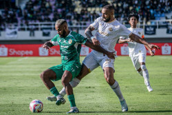 Liga 1 PSS Permalukan Singo Edan 3-1, Hokky Menggila Cetak Brace