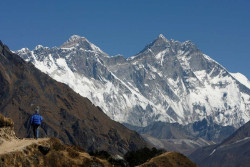 Ketinggian Puncak Gunung Everest Bertambah, Ini Penjelasannya