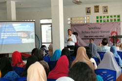 BEDAH BUKU: Lewat Buku, Orang Tua Bisa Belajar tentang Pola Pengasuhan Anak