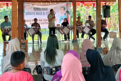 BEDAH BUKU: Lewat Buku, Warga Bisa Belajar Mengasuh Anak dan memberikan Gizi yang Baik