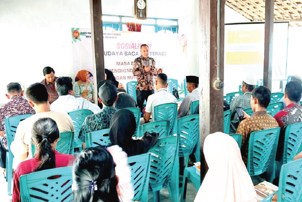 BEDAH BUKU: Warga Dibekali Literasi agar Masa Emas Anak Tak Terlewat