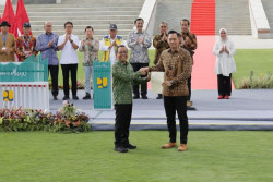 AHY Serahkan Sertifikat Hak Pakai untuk Istana Negara dan Istana Garuda di IKN