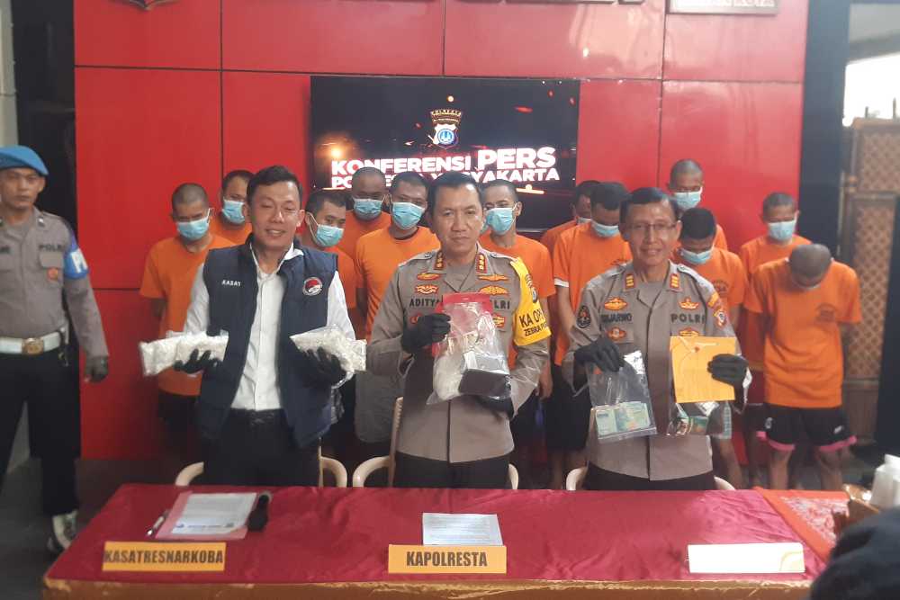 Polresta Jogja Ringkus 13 Orang, Ribuan Pil Y dan Belasan Gram Ganja Disita