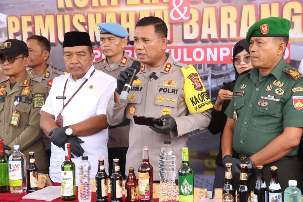 Peredaran Kian Menjamur di Kulonprogo, Ribuan Botol Miras Ilegal Dimusnahkan