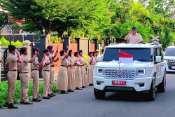 Tiba di Kompleks Akmil, Prabowo Disambut Prosesi Jajar Kehormatan TNI