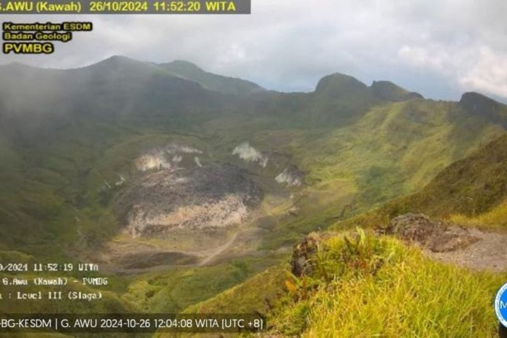 Warga Diimbau Menjauh dari Radius 4 Kilometer Kawah Gunung Awu