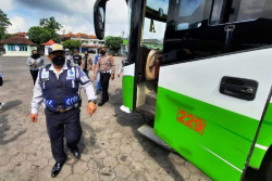 Tips Memilih Bus Pariwisata yang Aman untuk Wisata