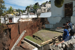 Kraton Lakukan Kajian Terkait Retakan Tanah di Kawasan Makam Raja-raja Imogiri