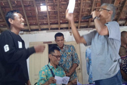 Bangun Nuansa Demokrasi sejak Awal Sebelum Pilkada, Warga Sariharjo Gelar Coblosan Ketua RT