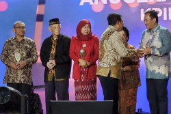 Terima Penghargaan Anugerah Penyiaran, Eko Suwanto Minta Lembaga Penyiaran Wajib Gelorakan Pancasila