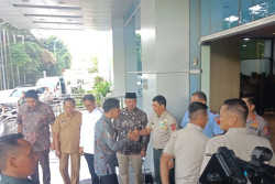 Wapres Gibran Rapat Penanggulangan Erupsi Gunung Lewotobi di Kantor BNPB