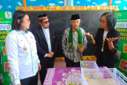 Tinjau Uji Coba Makan Bergizi Gratis di Kulonprogo, Mendikdasmen: Ini Contoh Sukses