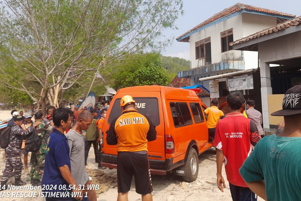 Pemancing yang Hilang Terseret Ombak di Pantai Jogan Ditemukan Meninggal Dunia