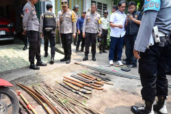 1 Orang Kena Bacok di Jambusari, Polisi Sita Berbagai Jenis Sajam di Salah Satu Rumah