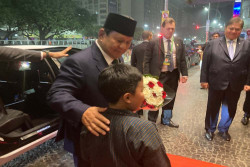 Tiba di Brasil Jelang KTT G20, Presiden Prabowo Disambut Puluhan Diaspora