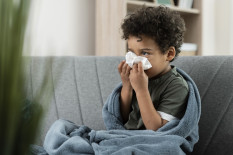 Dokter Spesialis Anak Sebut Kipas Angin dan Mandi Malam Bukan Penyebab Pneumonia