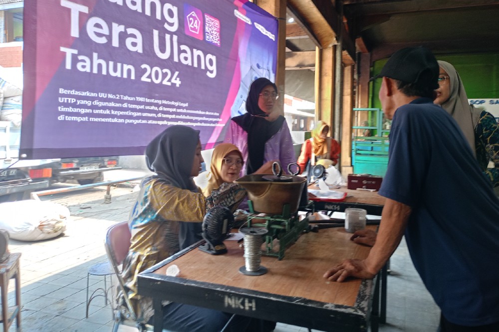 Pastikan Akurat, Ratusan Timbangan di Pasar Tradisional Jogja Dilakukan Tera Ulang