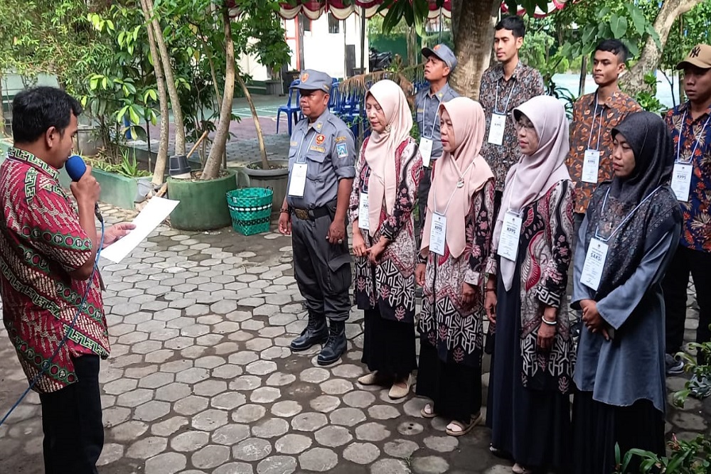 Sebelum Coblosan, Anggota KPPS di Sleman Diambil Sumpah