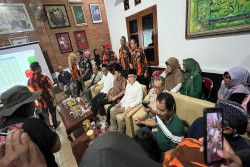 Pilkada Bantul, Untoro-Wahyudi Temui Halim dan Ucapkan Selamat