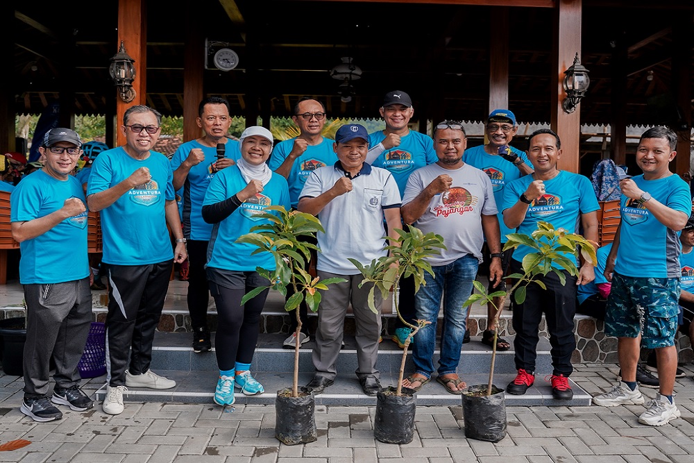 Dukung Ekonomi Berkelanjutan, Bank BPD DIY Salurkan Batuan Bibit Tanaman Buah