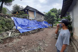 Hujan Deras Landa DIY, Sejumlah Wilayah Terdampak Tanah Longsor dan Pohon Tumbang