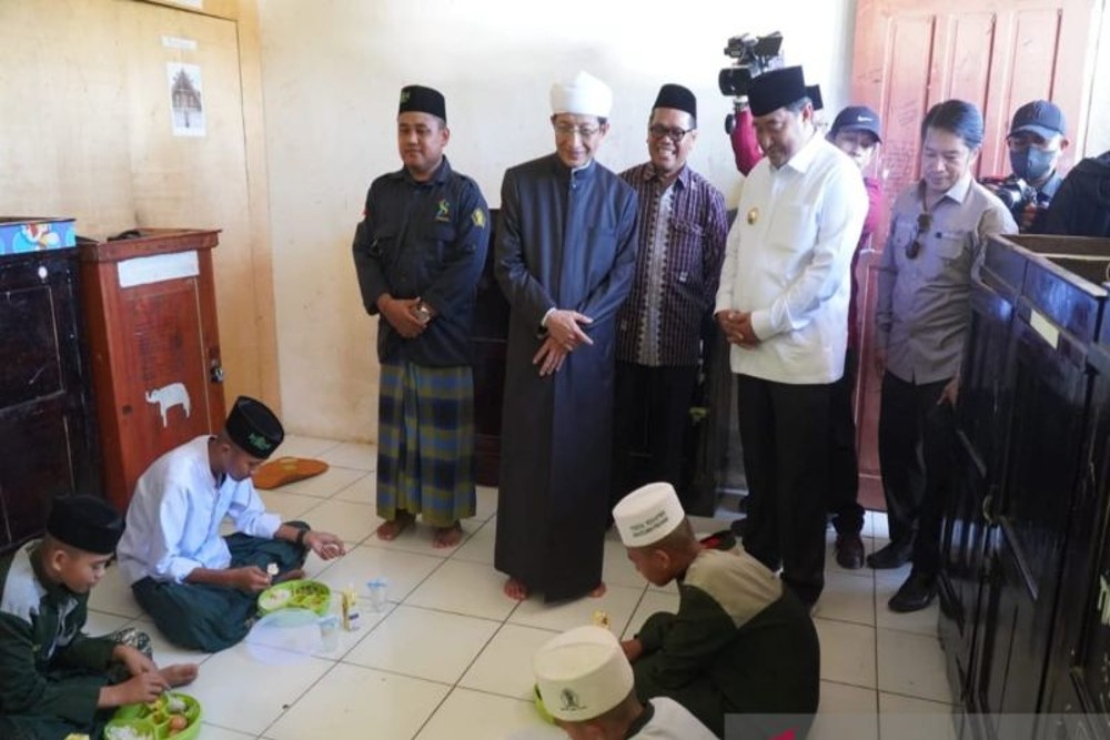 Menag Pastikan Tak Ada Perbedaan Program Makan Bergizi Gratis di Pesantren dan Sekolah