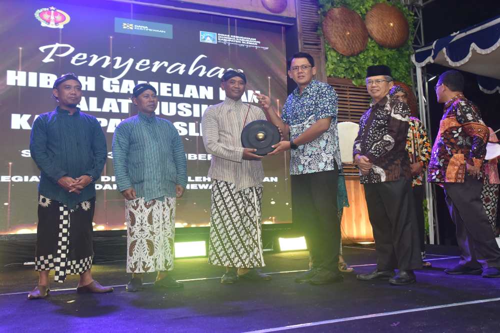 Puluhan Kelompok Seni di Sleman Terima Bantuan Set Gamelan dari Pemkab