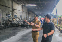 Pabrik Pakaian di Tempuran Magelang Terbakar, Ribuan Karyawan Berhenti Kerja