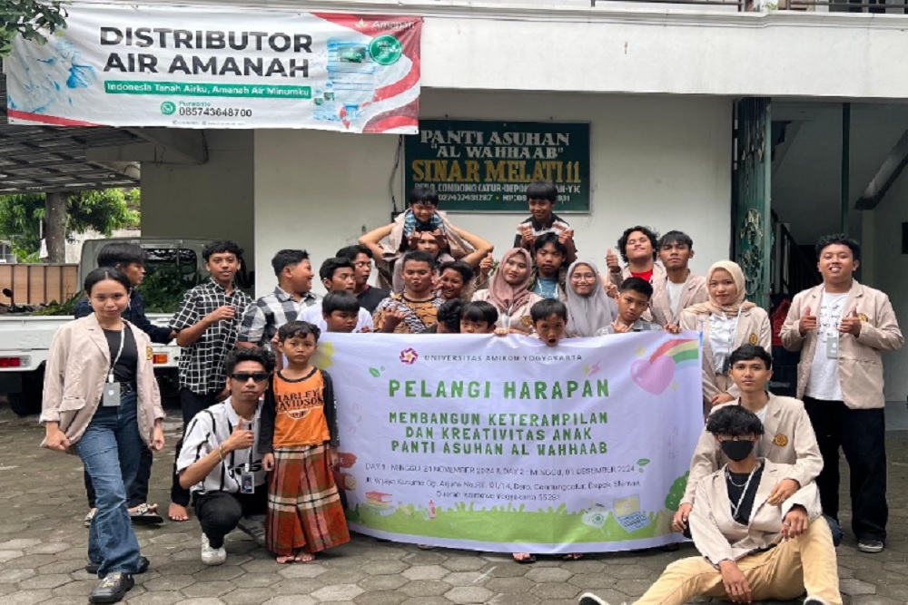 Mahasiswa Amikom Yogyakarta Gelar Program Pelangi Harapan di Panti Asuhan Al-Wahhaab