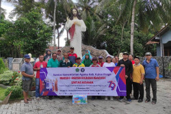 Bersih-Bersih Rumah Ibadah Lintas Agama di Kulonprogo untuk Mendorong Persatuan