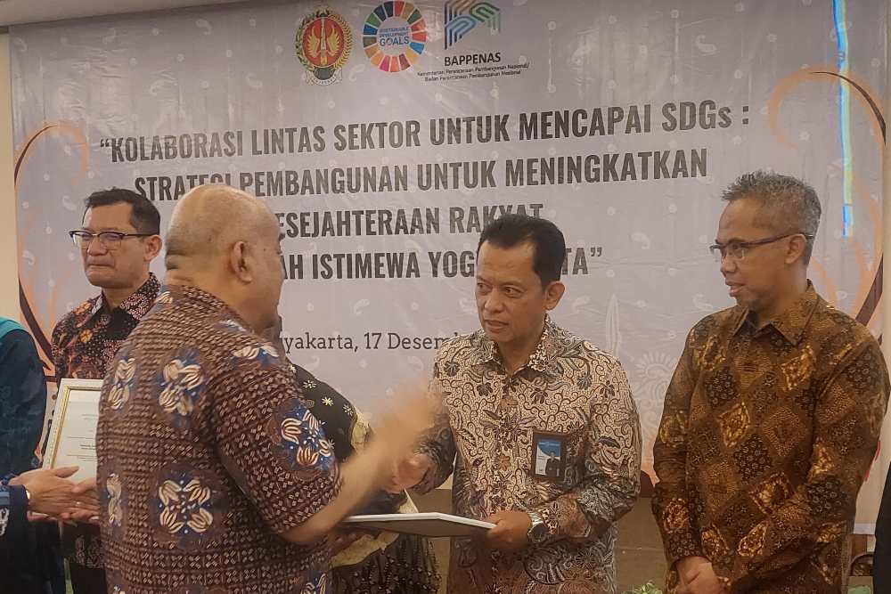 Dukung Pembangunan Daerah, CSR Bank BPD DIY Terima Penghargaan dari Gubernur DIY