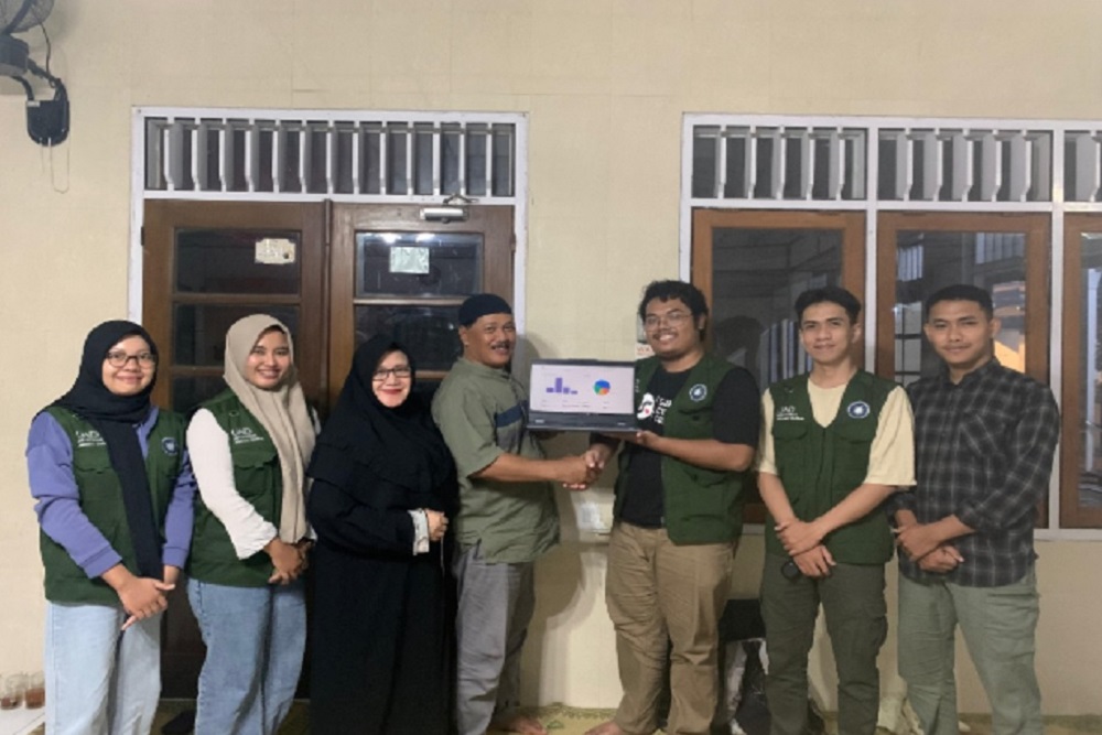 Mahasiswa KKNT MBKM Teknik Industri UAD Bikin Web untuk Mendukung Digitalisasi UMKM dan Layanan Warga Rejowinangun