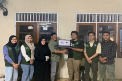 Mahasiswa KKNT MBKM Teknik Industri UAD Bikin Web untuk Mendukung Digitalisasi UMKM dan Layanan Warga Rejowinangun