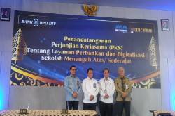 Bank BPD DIY Teken Perjanjian Kerja Sama Layanan Perbankan dan Digitalisasi SMA